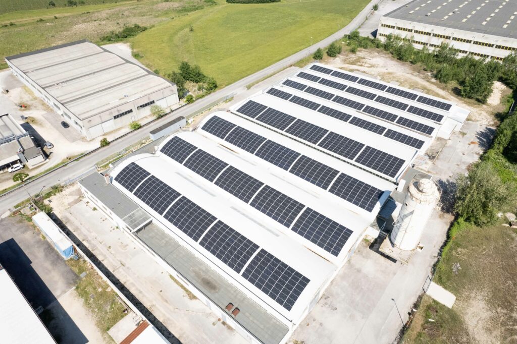 impianto fotovoltaico su capannone industriale