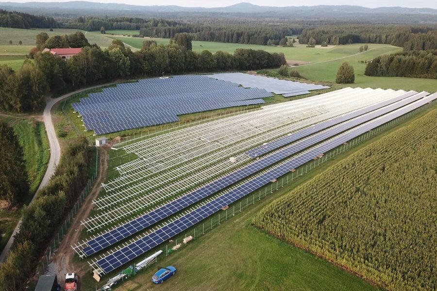 Installazione impianti fotovoltaici a terra: cosa sapere e le novità 2024